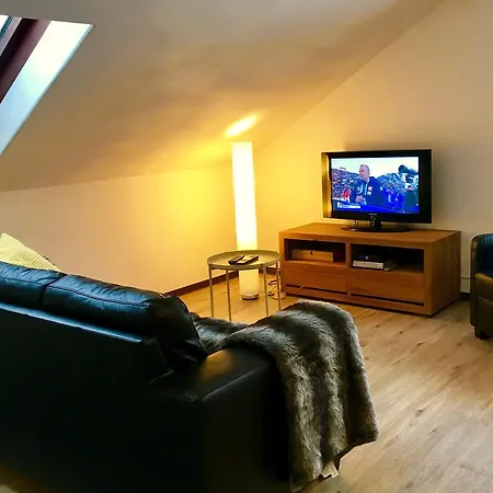 Wald Apartment *